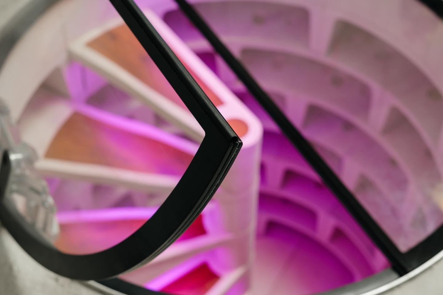 Beci circular — interior iluminat