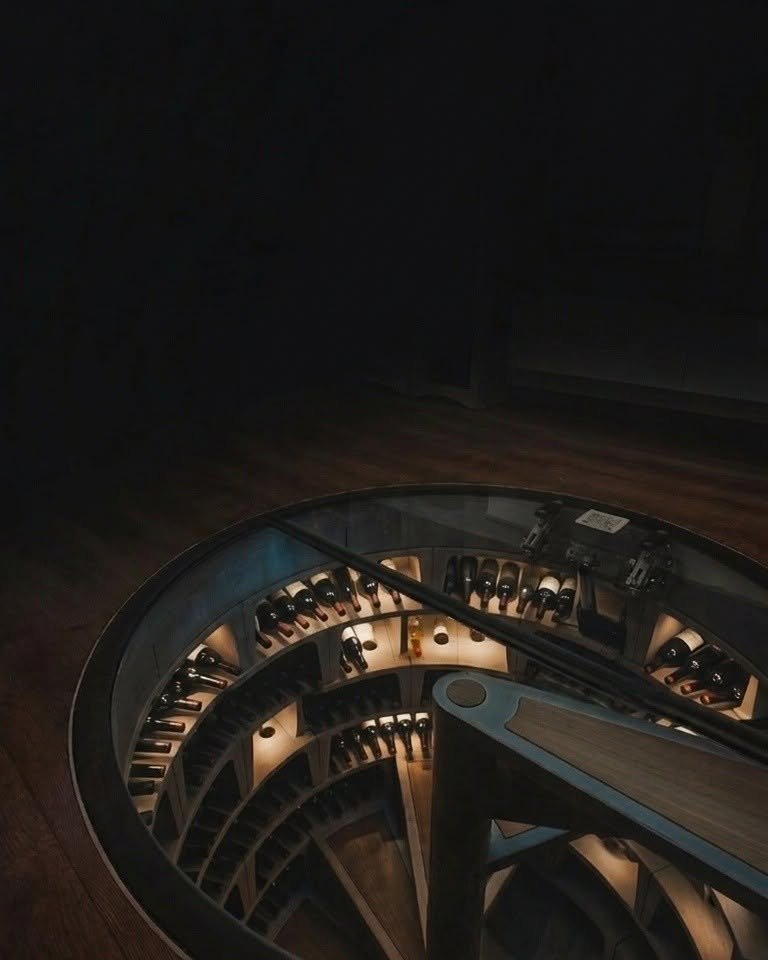 Beci circular — interior